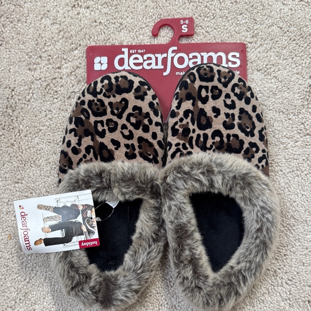 Dearfoams Brown Leopard Slippers with Faux Fur